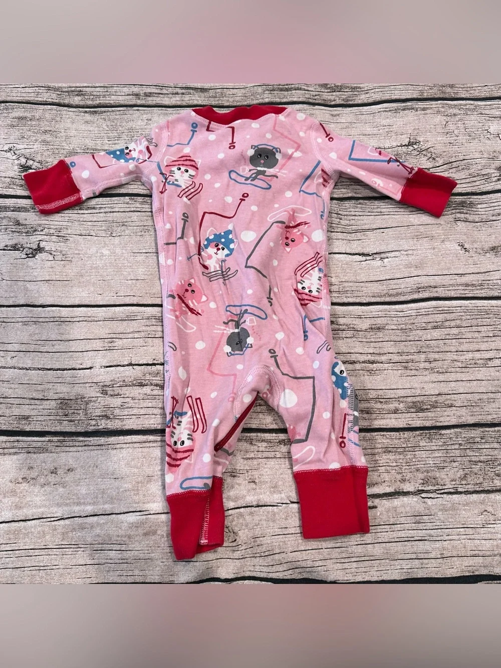 Hanna Andersson Pink Organic Sleeper w/ Red Trim & Ski Animal Print 0-6 months